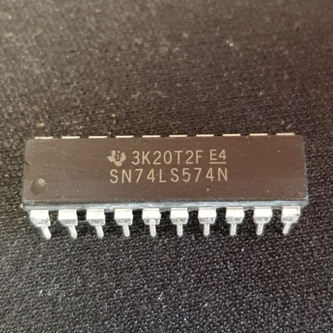 SN74ALS574