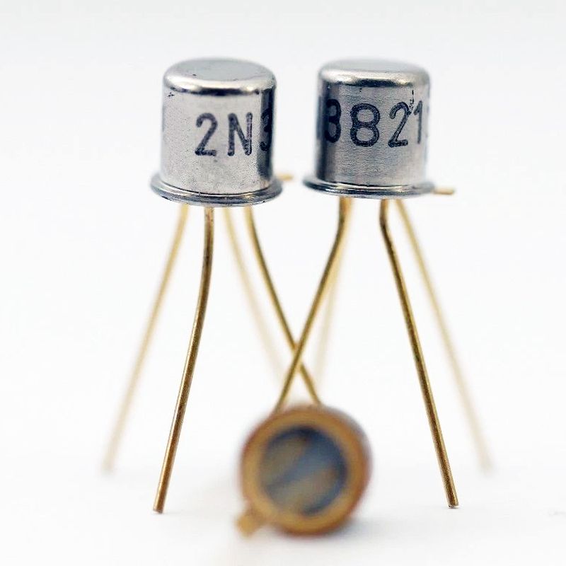 2N3821