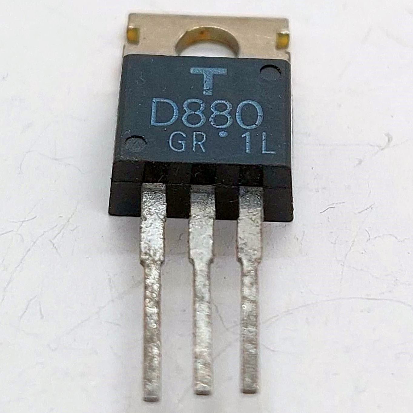 2SD880