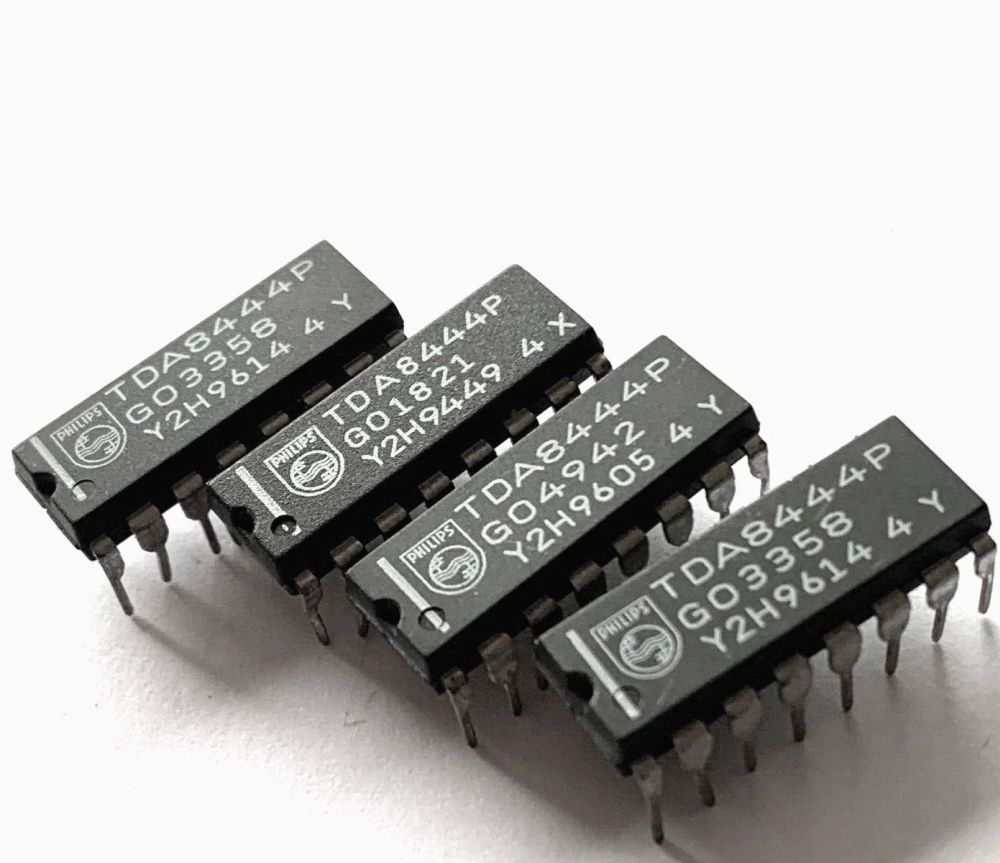 TDA8444P