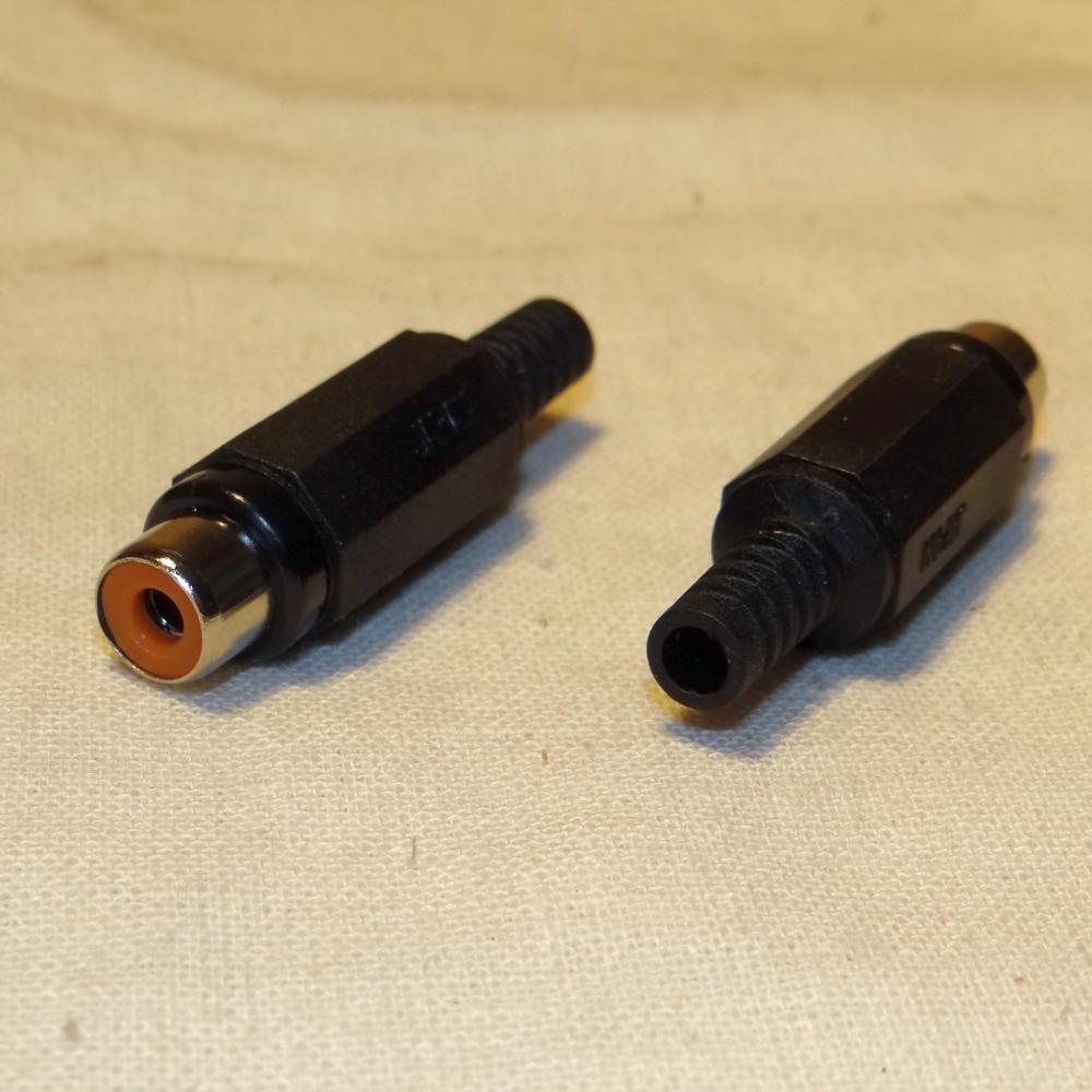 разъем RCA розетка/мама на кабель, корпус пластик, защита кабеля, цвет черный, Lumberg XKTO1B