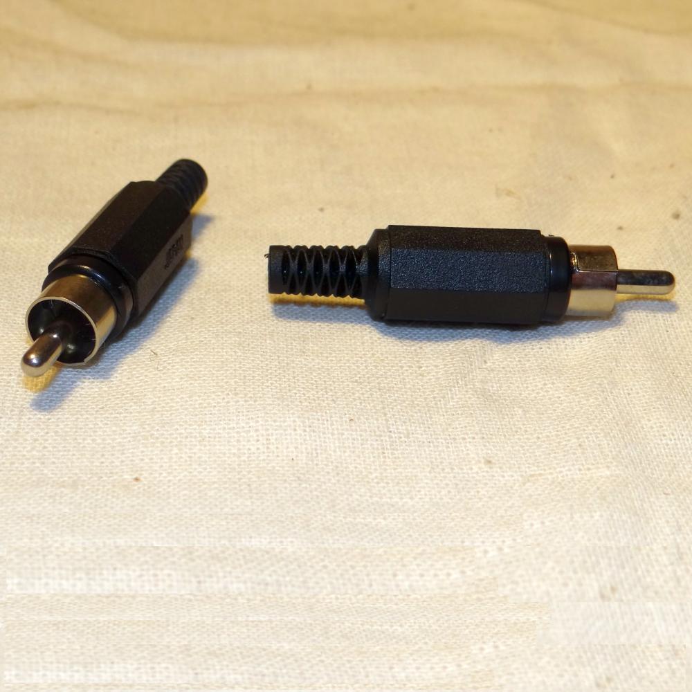 разъем RCA вилка/папа на кабель, корпус пластик, защита кабеля, цвет черный, Lumberg XSTO1B