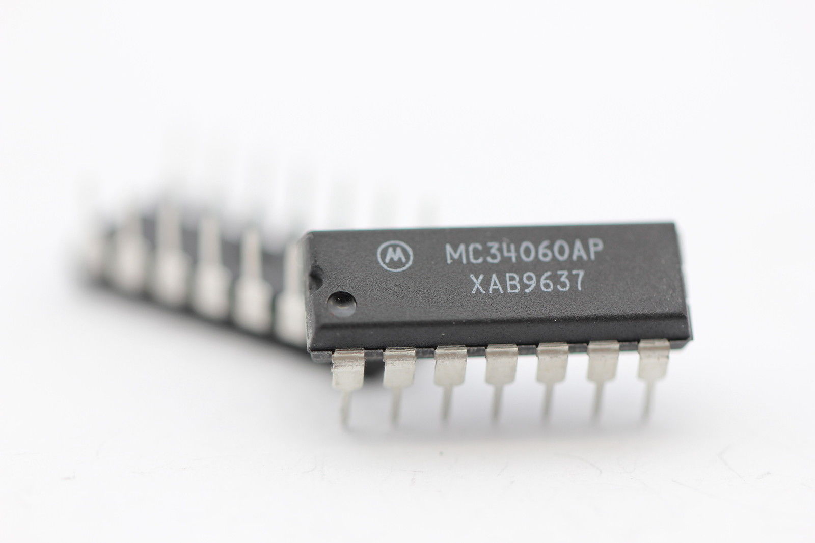 MC34060AP